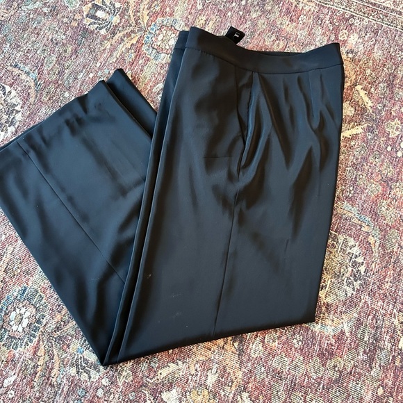 Coldwater Creek Women’s Black Trousers
Size 8 - Picture 1 of 5